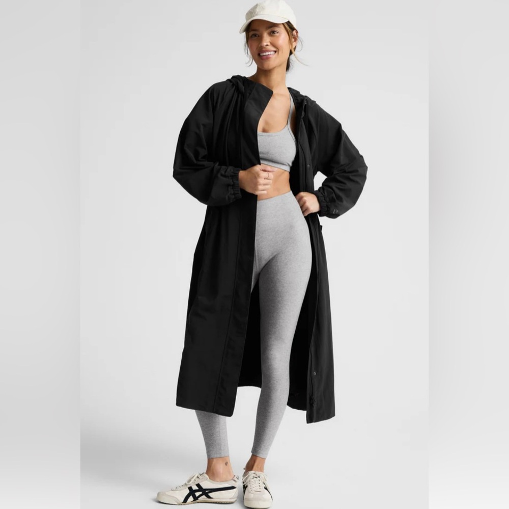Beyond Yoga Rain Coat hooded extra